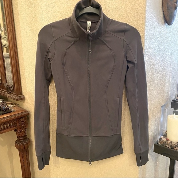 lululemon athletica Jackets & Blazers - LULULEMON Women Gray Nice Asana Zipped Jacket Size 2